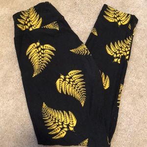 LulaRoe OS Black and Yellow Leggings